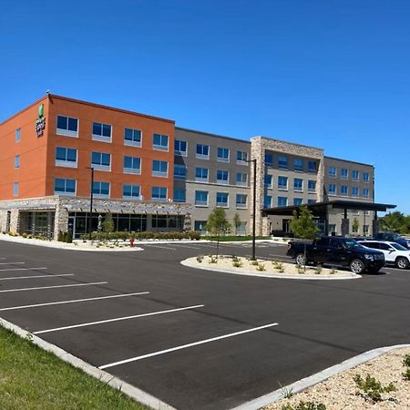 Holiday Inn Express & Suites - Madison West - Middleton By Ihg エクステリア 写真
