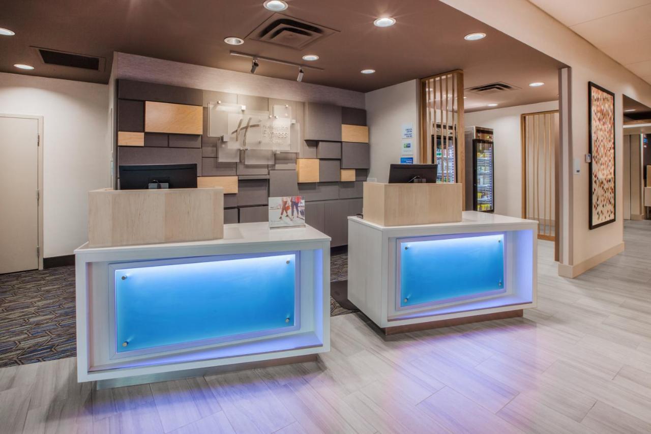 Holiday Inn Express & Suites - Madison West - Middleton By Ihg エクステリア 写真