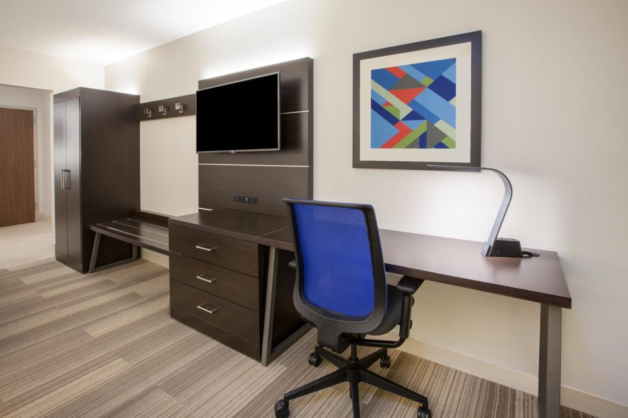 Holiday Inn Express & Suites - Madison West - Middleton By Ihg エクステリア 写真