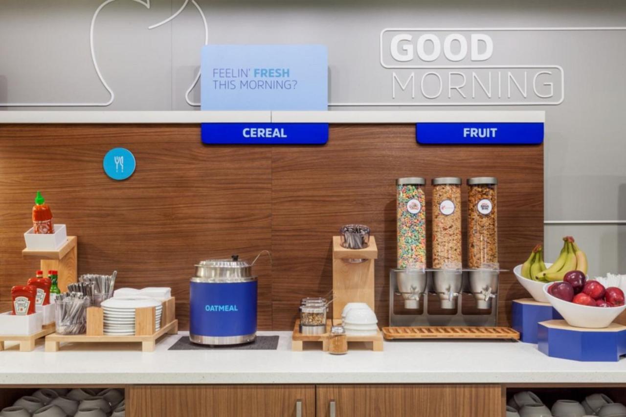 Holiday Inn Express & Suites - Madison West - Middleton By Ihg エクステリア 写真