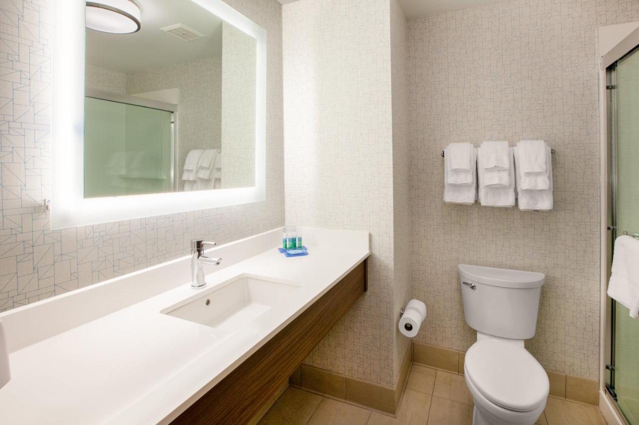 Holiday Inn Express & Suites - Madison West - Middleton By Ihg エクステリア 写真