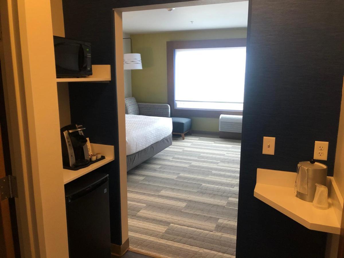 Holiday Inn Express & Suites - Madison West - Middleton By Ihg エクステリア 写真