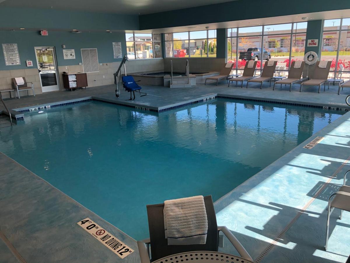 Holiday Inn Express & Suites - Madison West - Middleton By Ihg エクステリア 写真