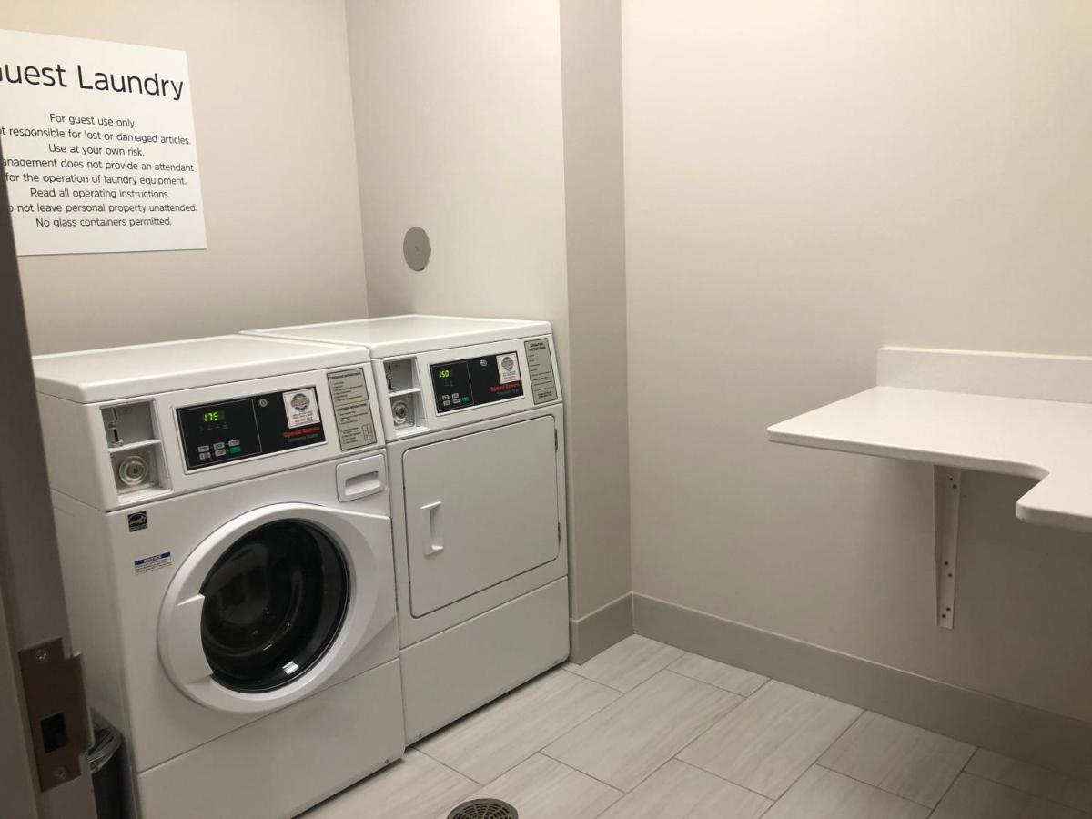Holiday Inn Express & Suites - Madison West - Middleton By Ihg エクステリア 写真