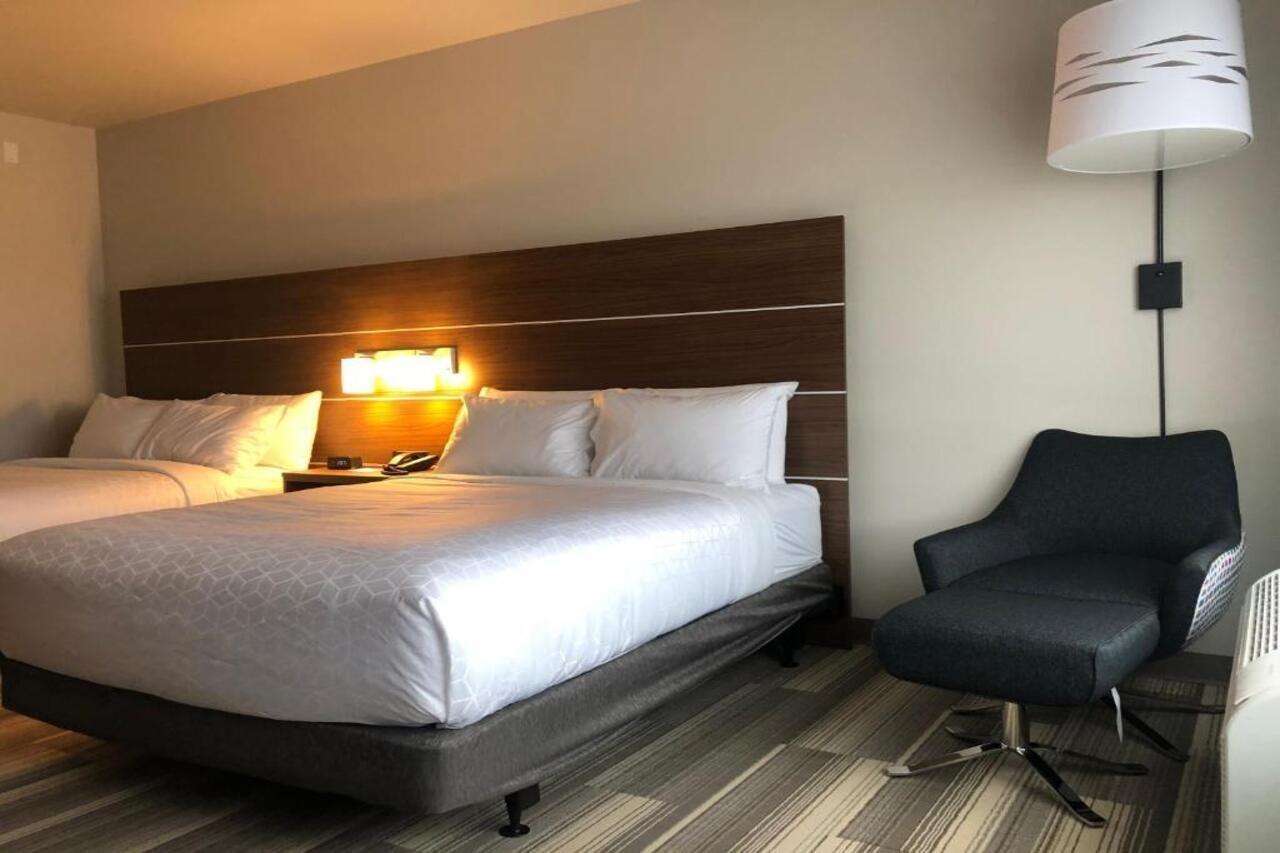 Holiday Inn Express & Suites - Madison West - Middleton By Ihg エクステリア 写真