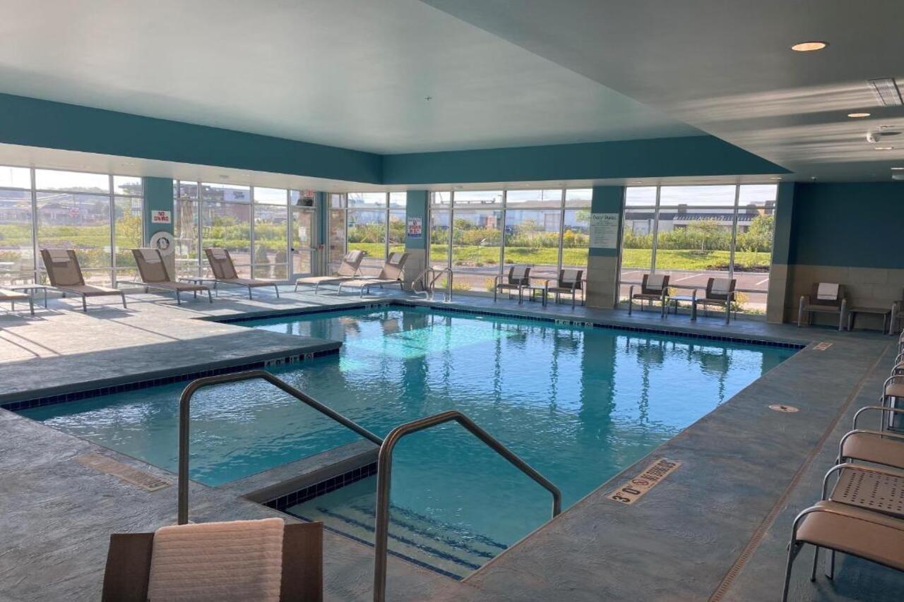 Holiday Inn Express & Suites - Madison West - Middleton By Ihg エクステリア 写真