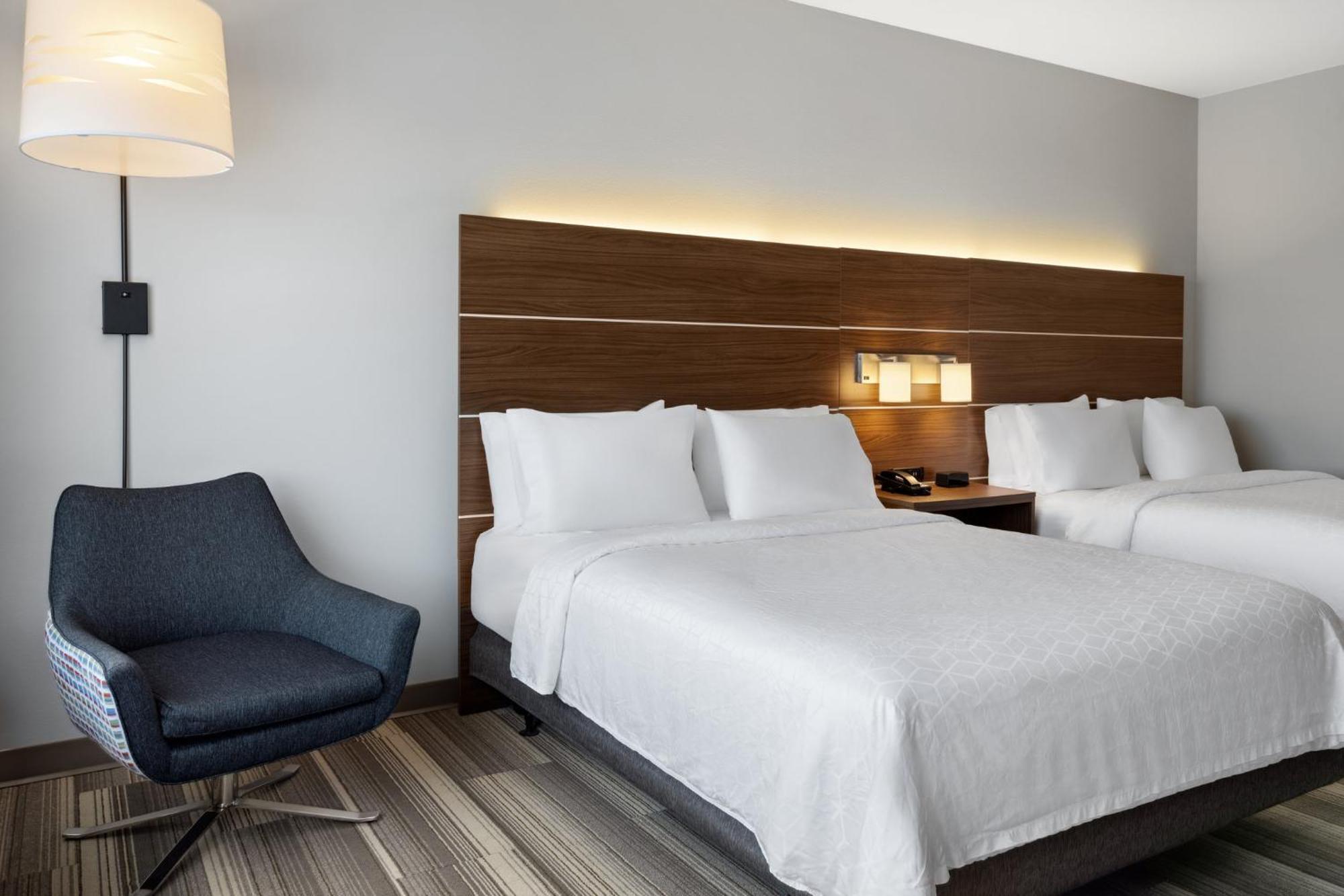 Holiday Inn Express & Suites - Madison West - Middleton By Ihg エクステリア 写真