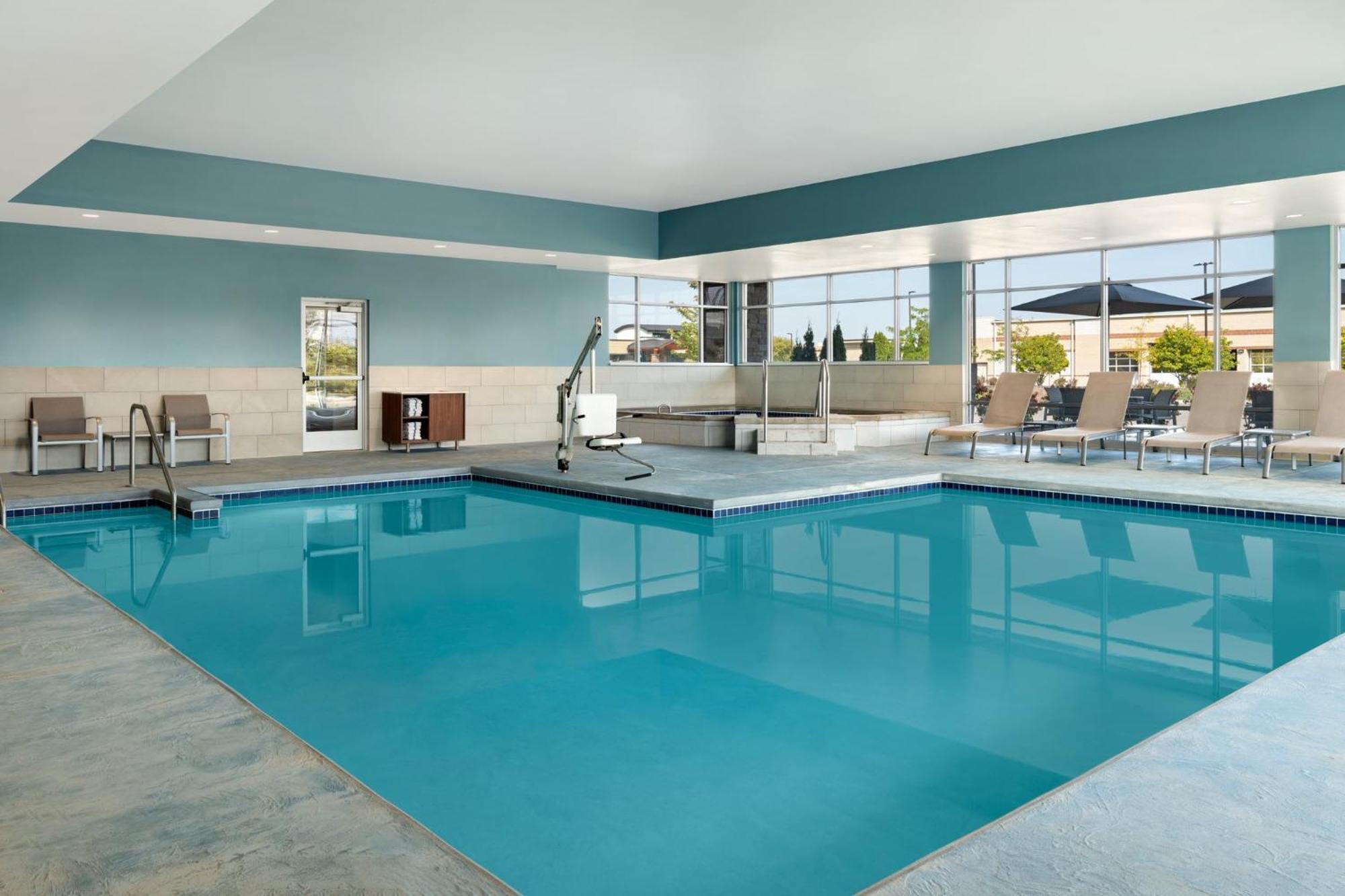 Holiday Inn Express & Suites - Madison West - Middleton By Ihg エクステリア 写真