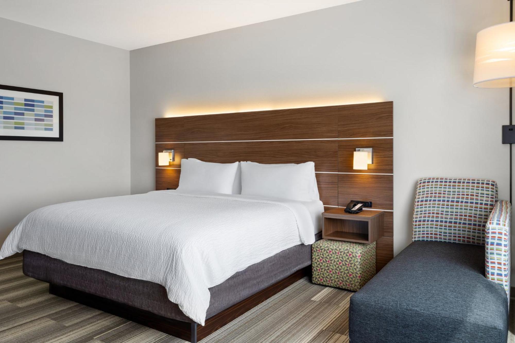 Holiday Inn Express & Suites - Madison West - Middleton By Ihg エクステリア 写真