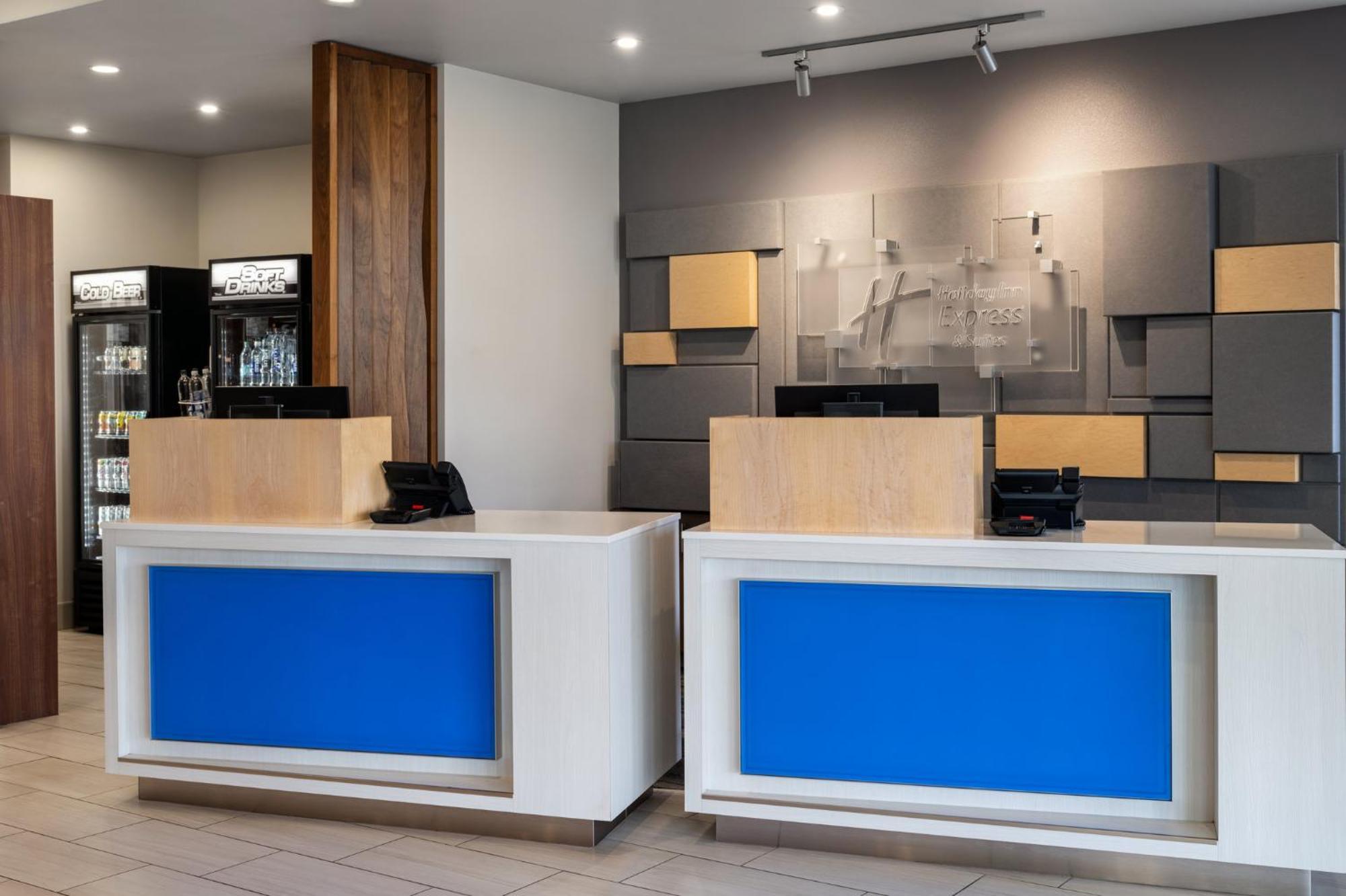 Holiday Inn Express & Suites - Madison West - Middleton By Ihg エクステリア 写真
